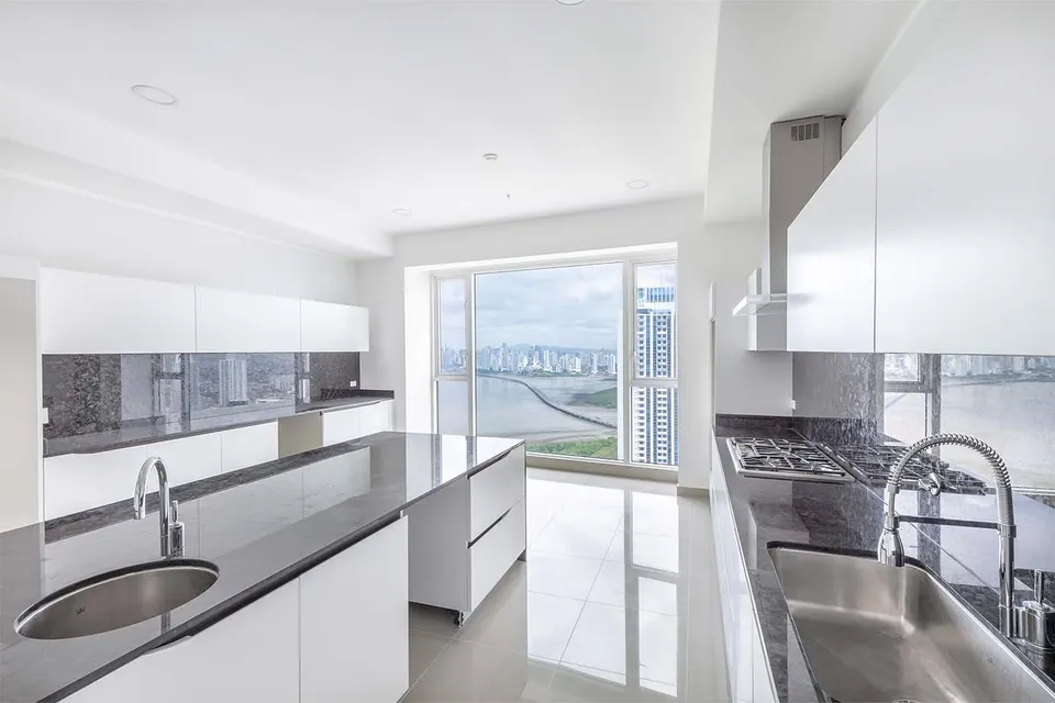 Kitchen, Mareas